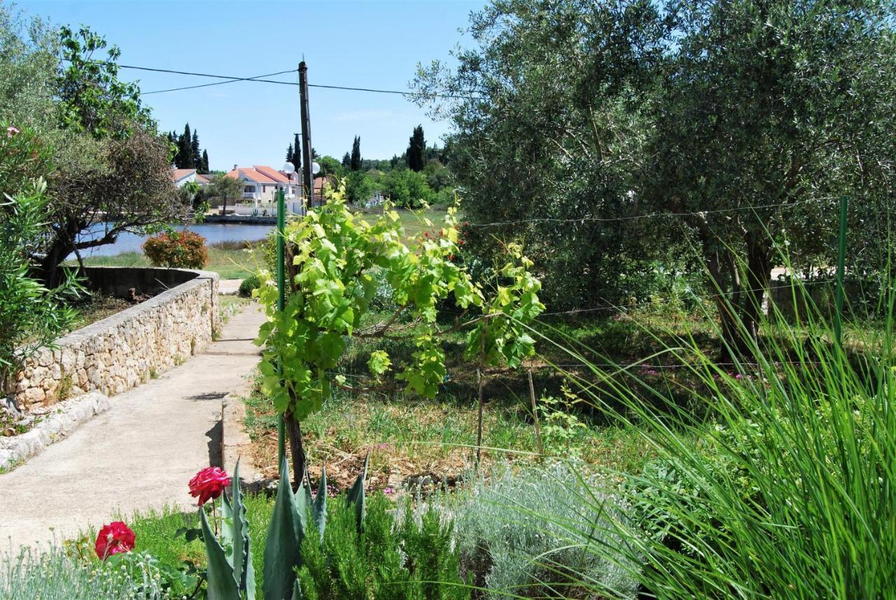 Rustic Holiday Home Miketa Lukoran Esterno foto